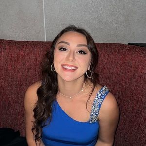 Meet your Posher, Hali